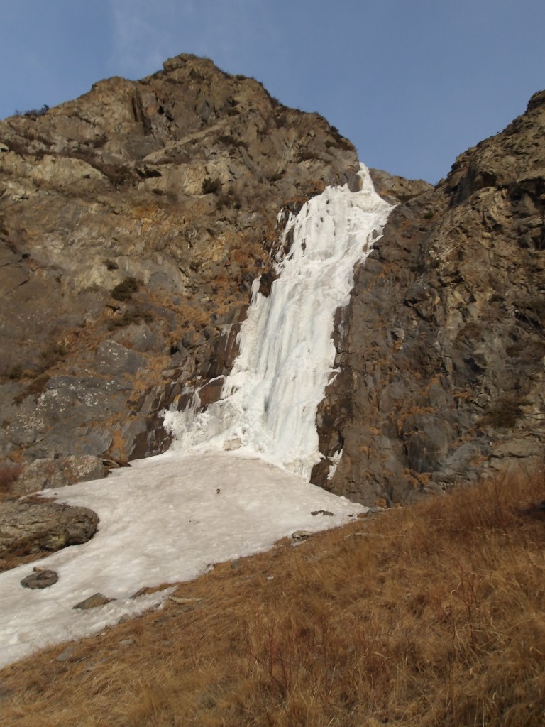 The two-tier frozen waterfall Nakhereti near Tsdo